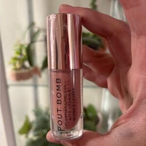 Revolution Pout Bomb Lip Gloss